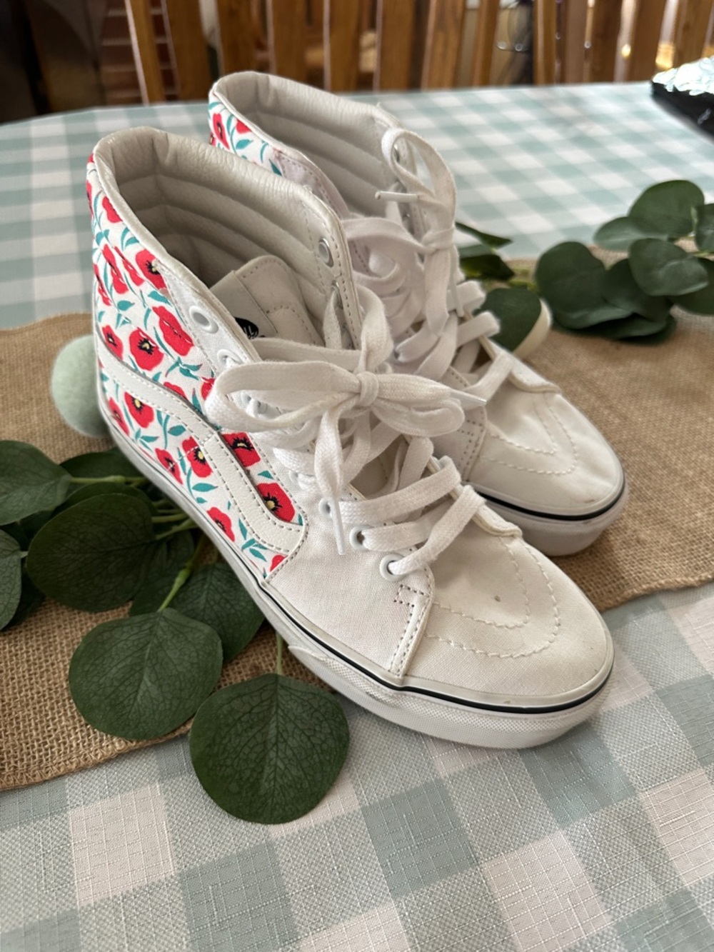 VANS White High-Top Women's Sneakers with Red Floral Accent size: 7